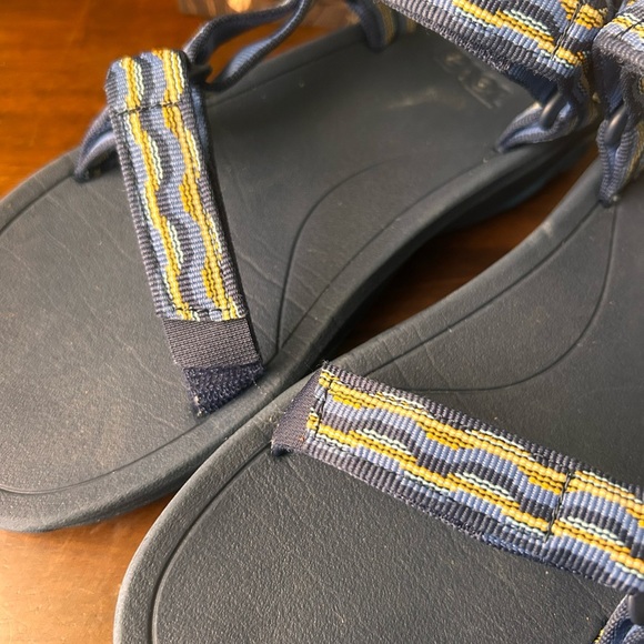 Teva Kids' Navy Sandals sz 3Y Euc - Picture 4 of 4